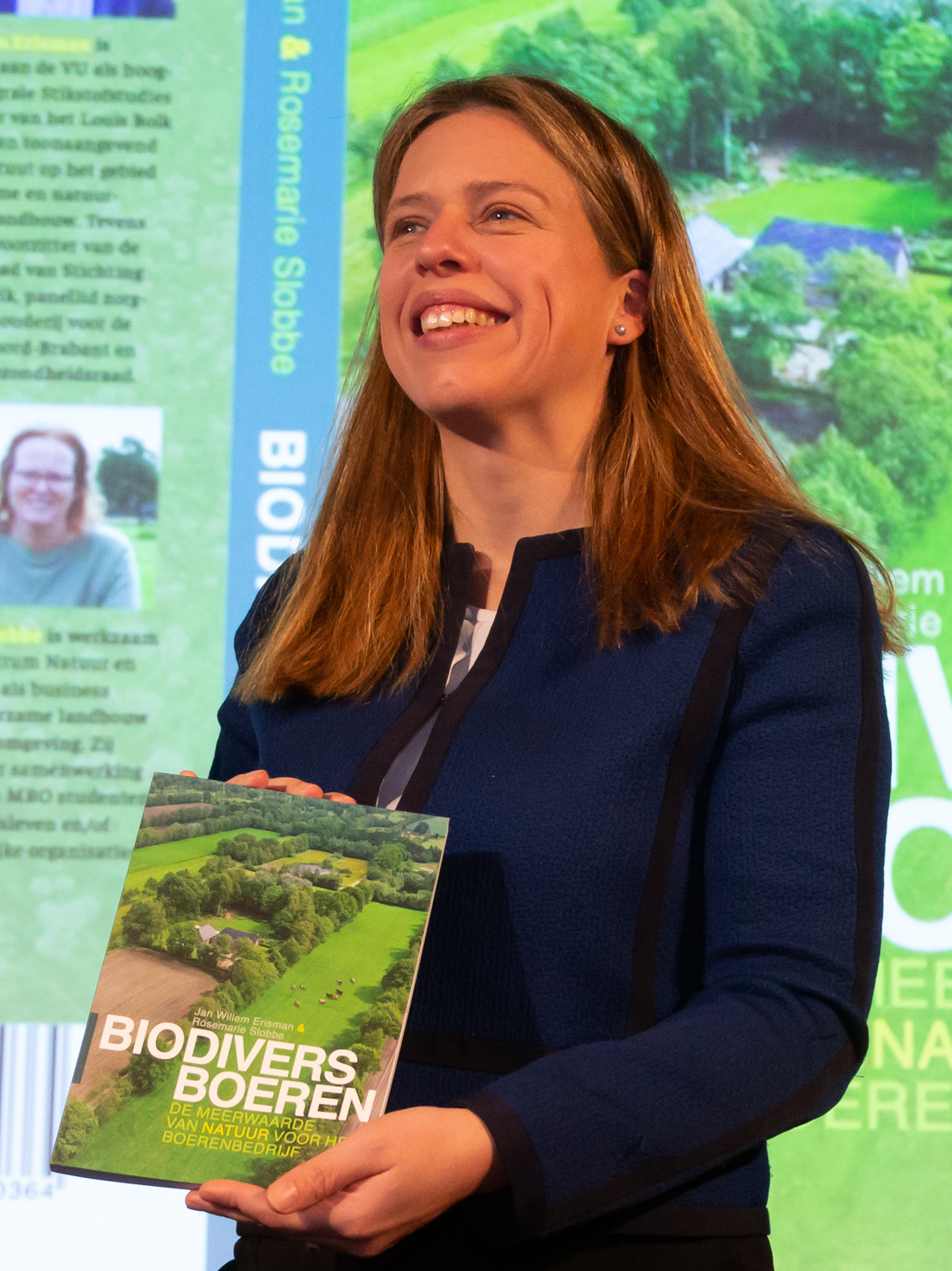 boekBiodiversBoeren-ministerSchouten.jpg boekBiodiversBoeren-ministerSchouten.jpg